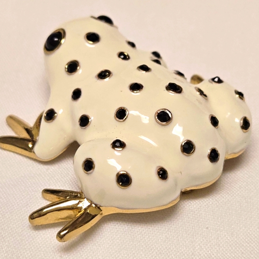 Vtg. CINER White & Gold Enamel Frog Brooch Created For The MMA - Picture 4 of 9